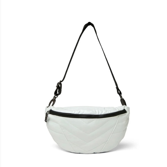 *NWT* THINK ROYLN LITTLE RUNAWAY BAG IN WHITE PATENT - Picture 2 of 5